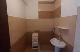 Garsoniera finisata, etaj intermediar, zona Porii