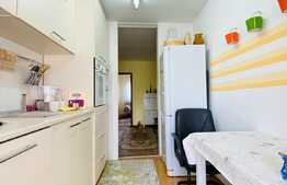 Apartament cu 3 camere, 60 mp, decomandat, garaj, zona OMV