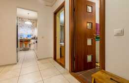 Apartament decomandat, etaj intermediar, expunere sudica, zona Porii