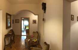 Nou! Proprietate deosebita in vila, 210 mp utili, teren aferent 100 mp, zona P-ta Engels!