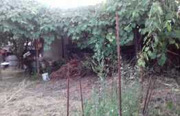 Casa individuala in calcan cu front 12m, 240 mp utili, 600 mp teren, zona de case!