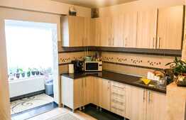 De vanzare apartament cu 2 camere, decomandat, 49 mp, zona Intre Lacuri