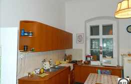 3 camere cu scara interioara, 90 mp utili. garaj inclus in pret.