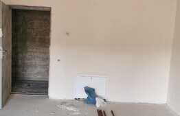 Apartament 1 camera, 43.59 mp, balcon 8.20mp, semifinisat, imobil NOU!