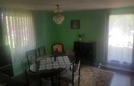 Casa traditionala in Valea Fanatelor cu teren 3700 mp  intravilan + 500 mp arabil