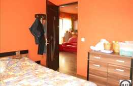 De vanzare apartament cu 3 camere + loc de parcare