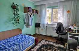 Apartament cu 3 camere decomandat, 70 de mp, 2 locuri de parcare, zona UMF