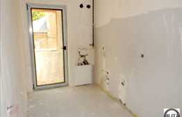 Apartament semifinisat cu 3 camere la 2 minute de Piata Mihai Viteazul