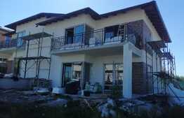 Casa unifamiliala cuplata, 120 mp utili, teren 220 mp, Dezmir