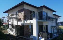 Casa unifamiliala cuplata, 120 mp utili, teren 220 mp, Dezmir