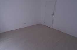 Finisaje noi, parcare, etaj intermediar, zona Eroilor