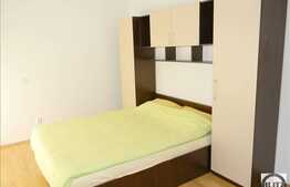 3 camere de vanzare, terasa 37 mp, 100 mp pe bloc,  loc de parcare!