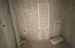 Apartament in Baciu, 51 mp+33 mp de terasa, zona Restaurant Regal , cu acord de spatiu comercial !! 