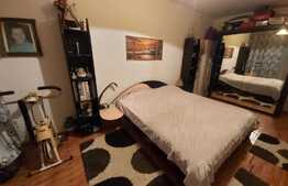 Apartament 3 camere, 92 mp, semidecomandat, zona Ambient