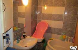 Vanzare 2 camere, decomandat, 54 mp plus 10 mp balcon, zona Urusagului!