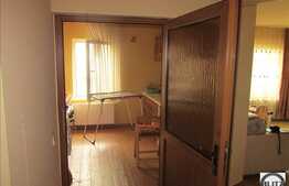 Vanzare 2 camere, decomandat, 54 mp plus 10 mp balcon, zona Urusagului!