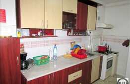 2 camere, 46 mp, semidecomandat, etaj intermediar, zona Catedralei