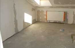 Apartament de vanzare cu 3 camere,  82 mp utili