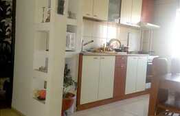 Vanzare mansarda inalta 2 camere semidecomandate, 60 mp, recent renovat