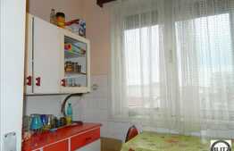 Vanzare 2 camere, zona Pietei Mihai Viteazul, loc de parcare in curte interioara