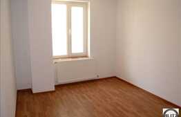 De vanzare apartament cu 3 camere + terasa 100 mp