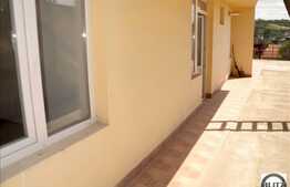 De vanzare apartament cu 3 camere + terasa 100 mp