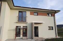 De vanzare casa tip duplex, 122 mp utili, 400 mp teren,Chinteni,pozitie foarte buna