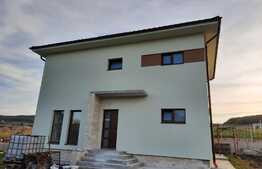 De vanzare casa tip duplex, 122 mp utili, 400 mp teren,Chinteni,pozitie foarte buna