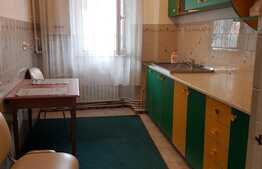 Apartament 3 camere, 72 mp, decomandat, zona Aurel Vlaicu