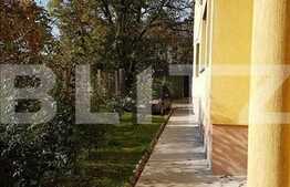 Apartament cu 5 camere, 105 mp, de locuit/spatiu comercial, zona P-ta Cipariu