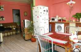 Oferta apartament de vanzare 3 camere, 72 mp utili + loc de parcare