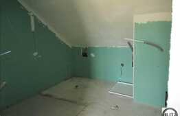 Apartament la mansarda cu 4 camere, 118 mp, semifinisat! Loc parcare