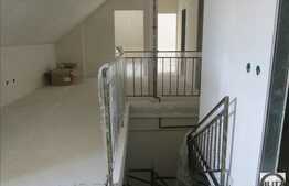 Apartament la mansarda cu 4 camere, 118 mp, semifinisat! Loc parcare