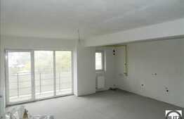 De vanzare apartament cu 3 camere, 96 mp utili + balcon, semifinisat