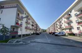 Apartament NOU, 2 camere, bucatarie inchisa, lift, parcare, zona Tăuți