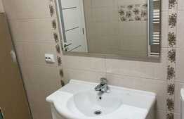 Apartament NOU, 2 camere, bucatarie inchisa, lift, parcare, zona Tăuți