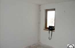 Apartament de vanzare cu 3 camere + spatiu depozitare