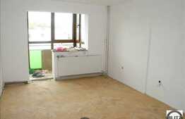 Apartament de vanzare cu 3 camere + spatiu depozitare