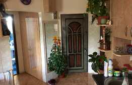 Apartament 2 camere, decomandat, etaj intermediar, garaj, boxa, Zona Bucium