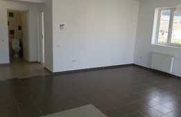 Apartament luminos, zona verde, etaj intermediar,2 balcoane, parcare, Florilor!
