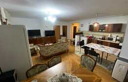 Apartament cu 3 camere, 75 mp, parcare, terasa, zona Florilor