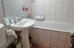 Apartament 3 camere, 70 mp, decomandat, zona Piata Cipariu
