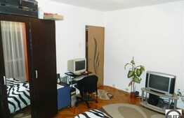 Vanzare 3 camere decomandate la 2 minute de Profi