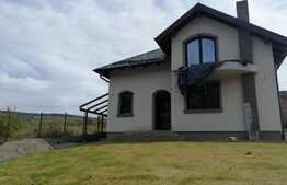 Casa individuala de vanzare, 161 mp utili, 500 mp teren, zona aerisita!