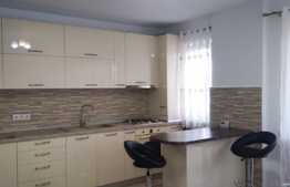 Apartament de lux, 3 camere, 60 mp, zona VIVO, loc de parcare!