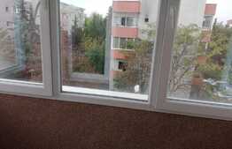 Apartament 3 camere, 70 mp, decomandat, garaj, zona UMF
