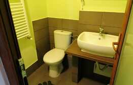 Apartament 3 camere, 70 mp, decomandat, garaj, zona UMF