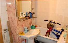 Vanzare 1 camera decomandata, 32 mp, zona Hotel Paradis, cu parcare si boxa