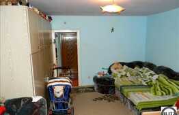 Vanzare 1 camera decomandata, 32 mp, zona Hotel Paradis, cu parcare si boxa