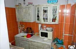 Vanzare 1 camera decomandata, 32 mp, zona Hotel Paradis, cu parcare si boxa